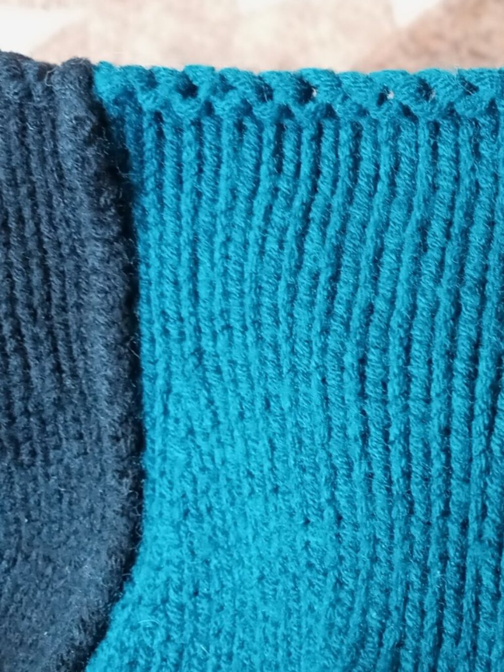 Cozy & Warm Coldwater Creek Teal & Black Mockneck Versatile Style Sweater - Picture 8 of 10